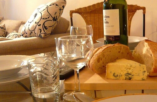 Craigleith Apartment | Panoramic views from this 5* apartment with wifi & parking close to the City