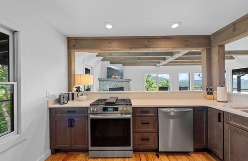 Morganton Cabin | Panoramic Views! Wrap around Deck, Hot Tub & Grill