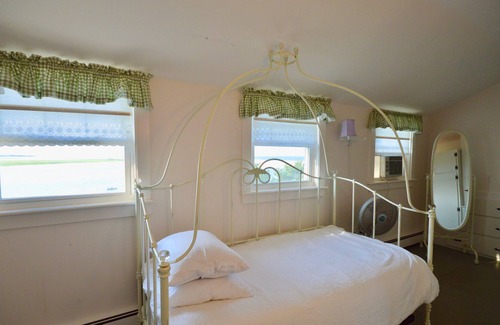 East Orleans House | Panoramic Water View - Private Stairs to the Beach