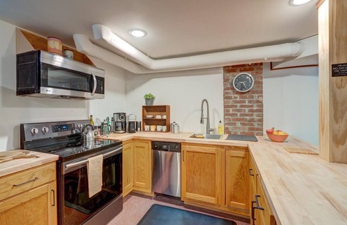 Verona House | Paoli Den - Newly Remodeled!