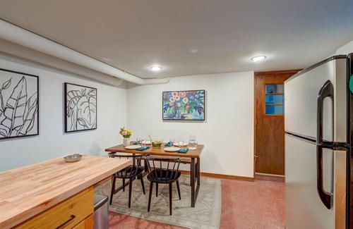 Verona House | Paoli Den - Newly Remodeled!
