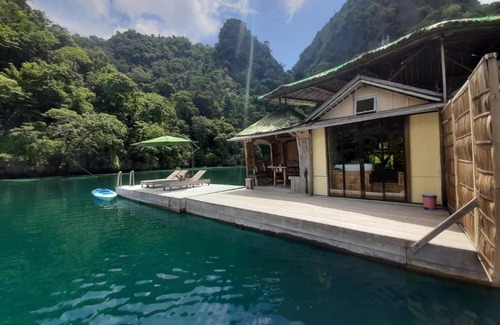 Coron Boat Rental | Paolyn Houseboats Coron Island