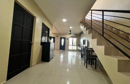Peringgit House | PAPA HOMESTAY murahMUSLIM
