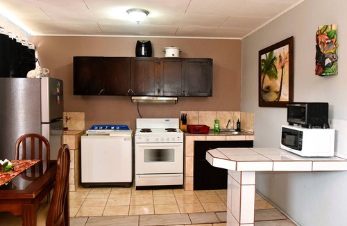 San Ramon Apartment | Papaya Dreams