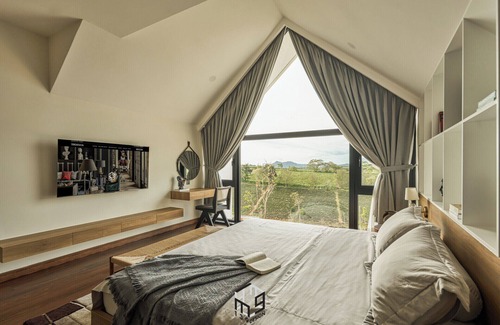 Lang Ha Apartment | Paper-flower House
