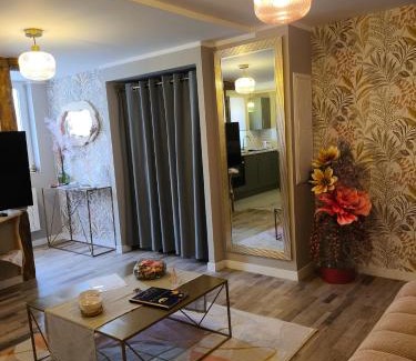 Haguenau Apartment | Paradise and Love Room