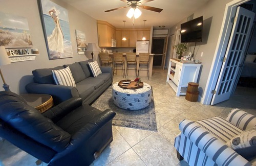 Fort Pierce Condo | PARADISE AWAITS! LOVELY GROUND FLOOR UNIT! RESORT AMENITIES! 5-STARS!
