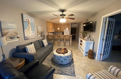 Fort Pierce Condo | PARADISE AWAITS! LOVELY GROUND FLOOR UNIT! RESORT AMENITIES! 5-STARS!