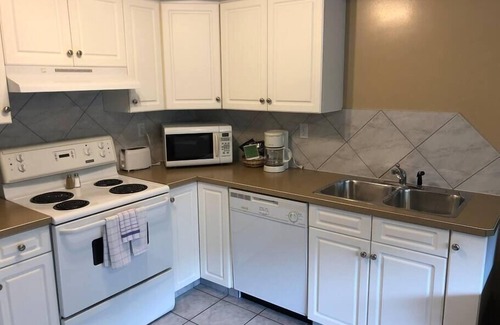 Lethbridge Condo | Paradise Canyon Golf Resort - Luxury Condo M407