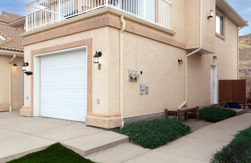 Lethbridge Apartment | Paradise Canyon Golf Resort - Luxury Condo M401
