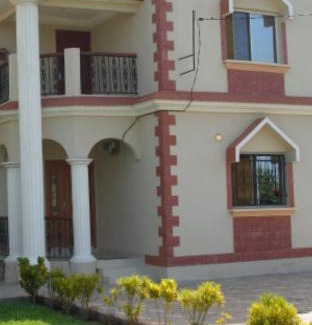 Old-Yundum Villa | Paradise estate