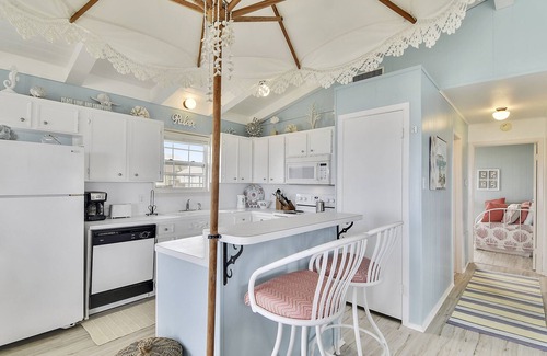 Spanish Grant House | Paradise Found | Beachfront, Steps from the Beach!