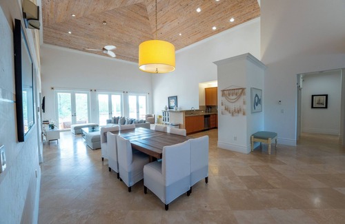 Bimini Islands House | Paradise Found: Luxurious 4 Bedroom Home in Bimini Bay