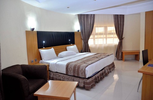 Sagamu Hotel | Paradise Haven Hotel