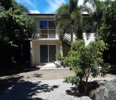 Cairns North Apartment | Paradise Holiday Apartments