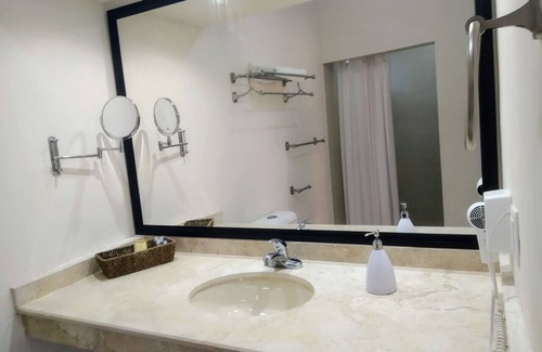 Ciudad Valles Hotel | PARADISE HOUSE Room "PUENTE DE DIOS"