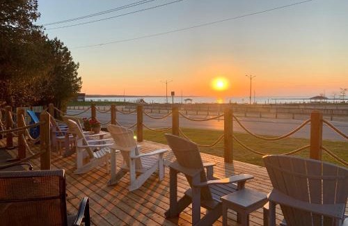 Port Elgin Hotel | Paradise Inn On the Beach