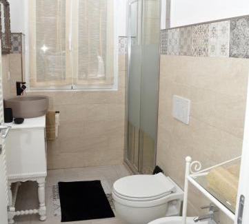 Castro Apartment | Paradise Lake