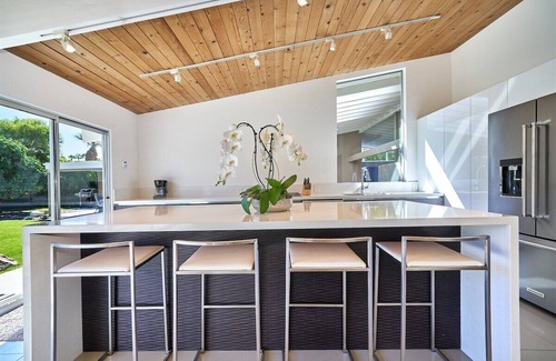 Vista Las Palmas House | Paradise Las Palmas - Mid-Century Luxury: Iconic Alexander Home with Stunning Views