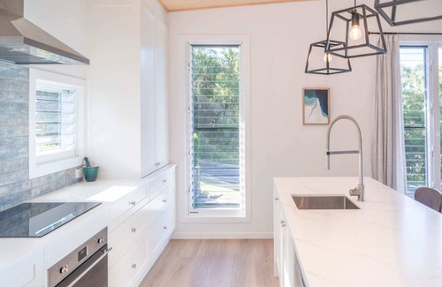 Seventeen Seventy House | Paradise Lights - Barton Street, Town of 1770