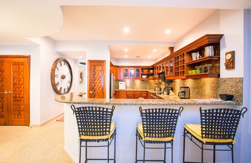 Lawson Rock Condo | Paradise! Luxury Condo w/Rooftop Pool in Premier Community