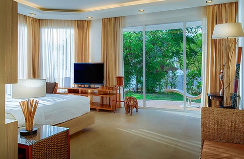 Pattaya Bay Apartment | Paradise Ocean View Beach Front Condominium In Pattaya