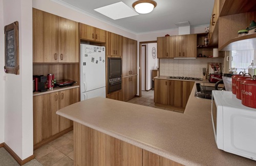Paynesville House | Paradise on Sheerwater: Enjoy every amenity you need for a relaxing holiday