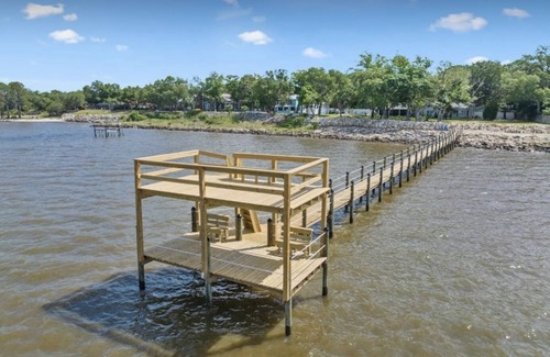 Magnolia Bluffs House | "PARADISE ON THE BAY!" Private Pool, Dock & Hot Tub! Just 10 min to SGI