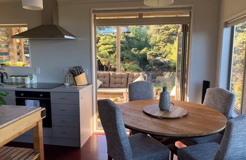 Tuateawa House | Paradise on the Hill ~ Tuateawa ~ Northeast of Coromandel Town