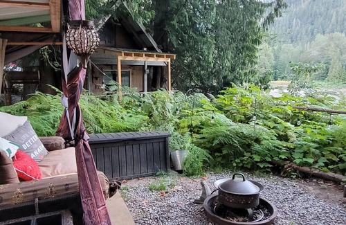 Laidlaw Cabin | Paradise on the Mighty Fraser River surrounded by woodland gardens.