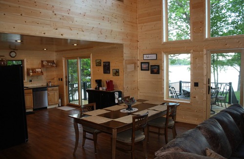 Cable House | Paradise Shores & Fish Galore ~your own private beach & dock!