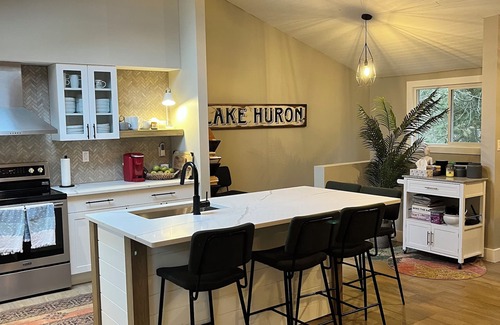 Port Elgin Cottage | Paradise! Steps from Lake Huron