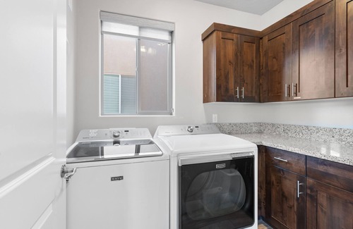 Santa Clara House | Paradise Village Resort 104| Resort View, Private Hot Tub, Short Walking distance to Resort