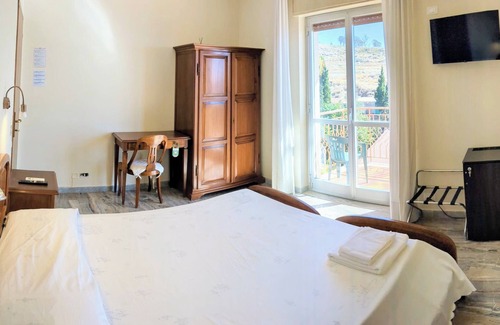 Motta San Giovanni Hotel | PARADISO