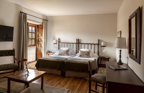 Tui Hotel | Parador De Tui