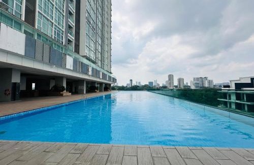 Central District Apartment | Paragon Residence 8-12pax-Big Balcony with BBQ