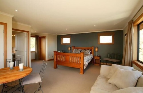 Todds Valley Bed & Breakfast | Parautane Lodge