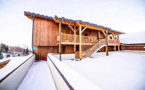 Saint-Francois-Longchamp Resort | Parc Madeleine - APARTMENTS