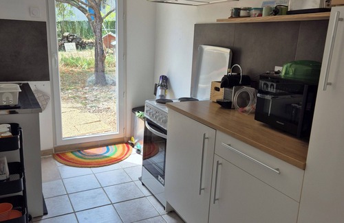 Saint-Martin-de-Londres Apartment | Parenthèse du Pic - Air-conditioned Apartment
