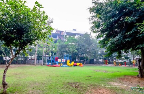 Sushant Lok Apartment | Parfait Street 2Bhk srvc apartment Horizon cnter