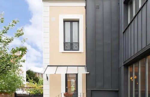 Asnieres-sur-Seine Apartment | Paris Agnette Garden House