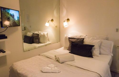 Auteuil Apartment | Paris Lady Mimi
