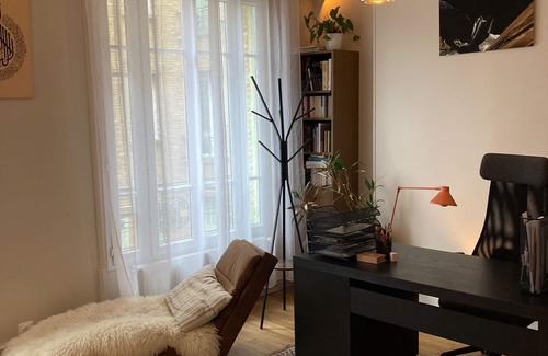 Villejuif Apartment | Paris Retreat, Work, Dream, Repeat!