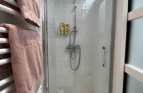 Chaillot Apartment | Paris studio near Eiffel Tower + Arc de Triomphe