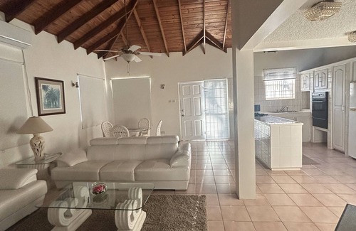 Rodney Bay Cottage | PÀRIS Waterfront Cottage