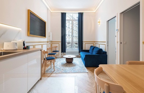 Saint-Germain-l'Auxerrois Apartment | Parisian Charm by the Louvres