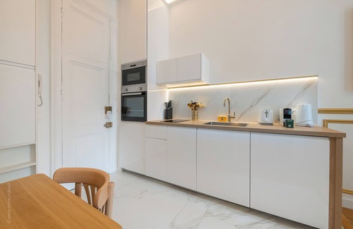 Saint-Germain-l'Auxerrois Apartment | Parisian Charm by the Louvres