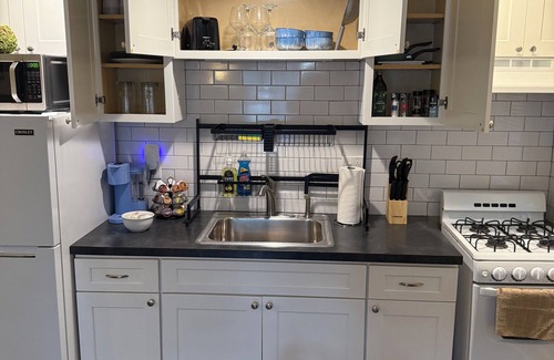 East Avenue Apartment | Park Ave 1BR Free Parking & Patio Walkable!
