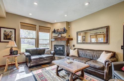 North Park City House | Park Ave Getaway by AvantStay Cozy Cottage Close to Main Street Town Ski Lift