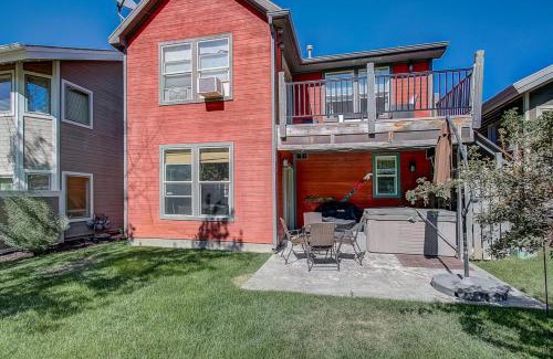 North Park City House | Park Ave Getaway by AvantStay Cozy Cottage Close to Main Street Town Ski Lift